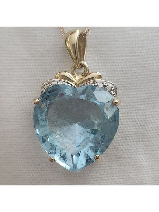 unbranded Jewelry - Exquisite 5.00Ct Heart Cut Natural Swiss Blue Topaz & Natural Diamond Pendant